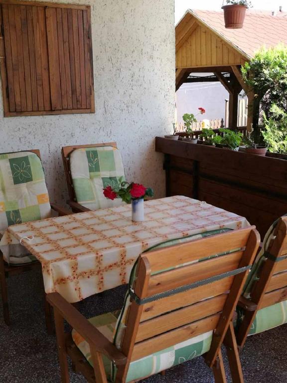 Sara Vendeghaz Appartement Balatonkeresztúr Buitenkant foto